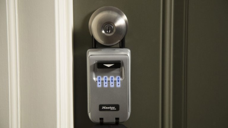 Master-Lock-5424D-Portable-Lock-Box-Light-Up